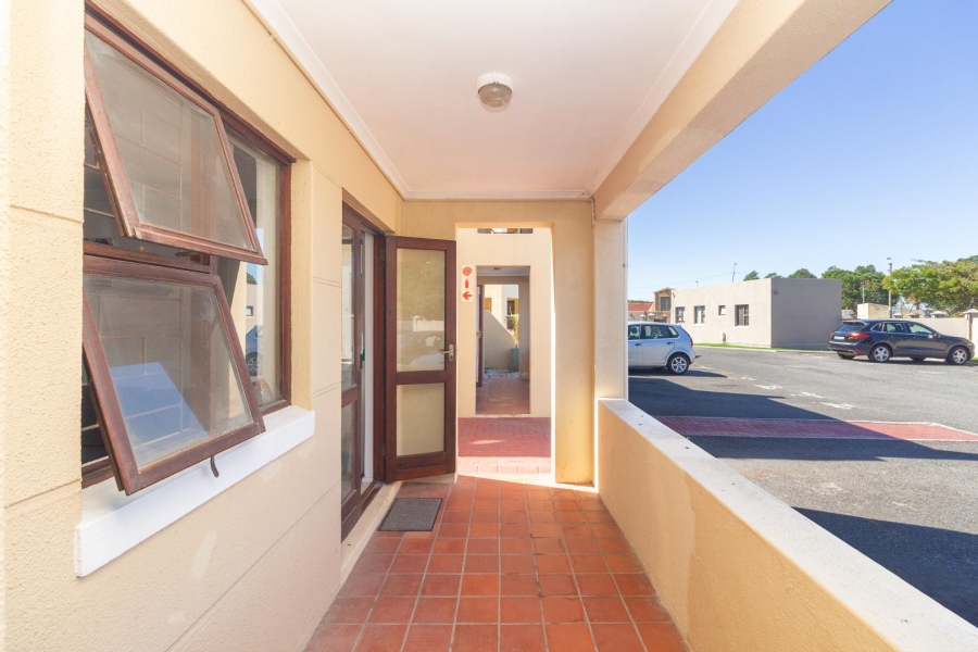 To Let 2 Bedroom Property for Rent in Kenilworth Western Cape